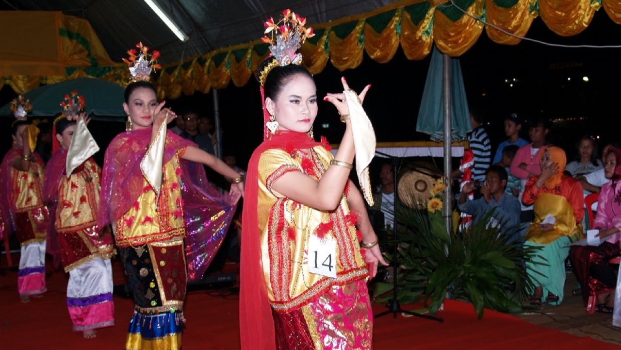 Malam Kantola: Festival Berbalas Pantun
